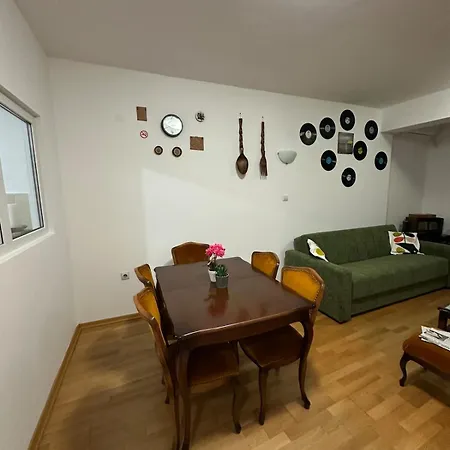 Retro Style In Center With Parking Apartmán *